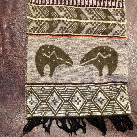 Tribal Bear Knit Funky Scarf - Picture 5 of 6
